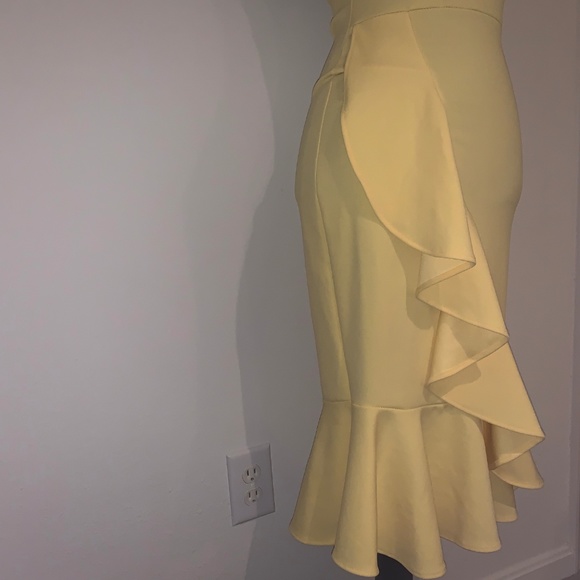 Yellow Ruffle Hem Midi Occasion Dress. - Picture 4 of 6
